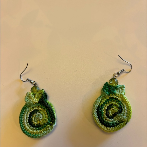 Hand made crochet owl Earring - Picture 3 of 7